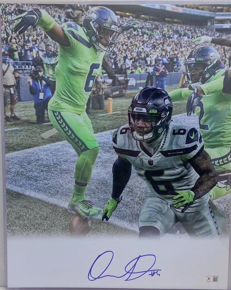 QUANDRE DIGGS AUTOGRAPHED 8X10 PHOTO SEATTLE SEAHAWKS MCS HOLO STOCK #200278