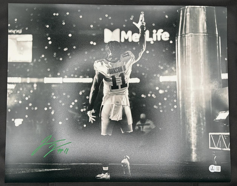 Jermaine Johnson Signed 16x20 Metlife Photo Green Ink NY Jets Beckett Cert